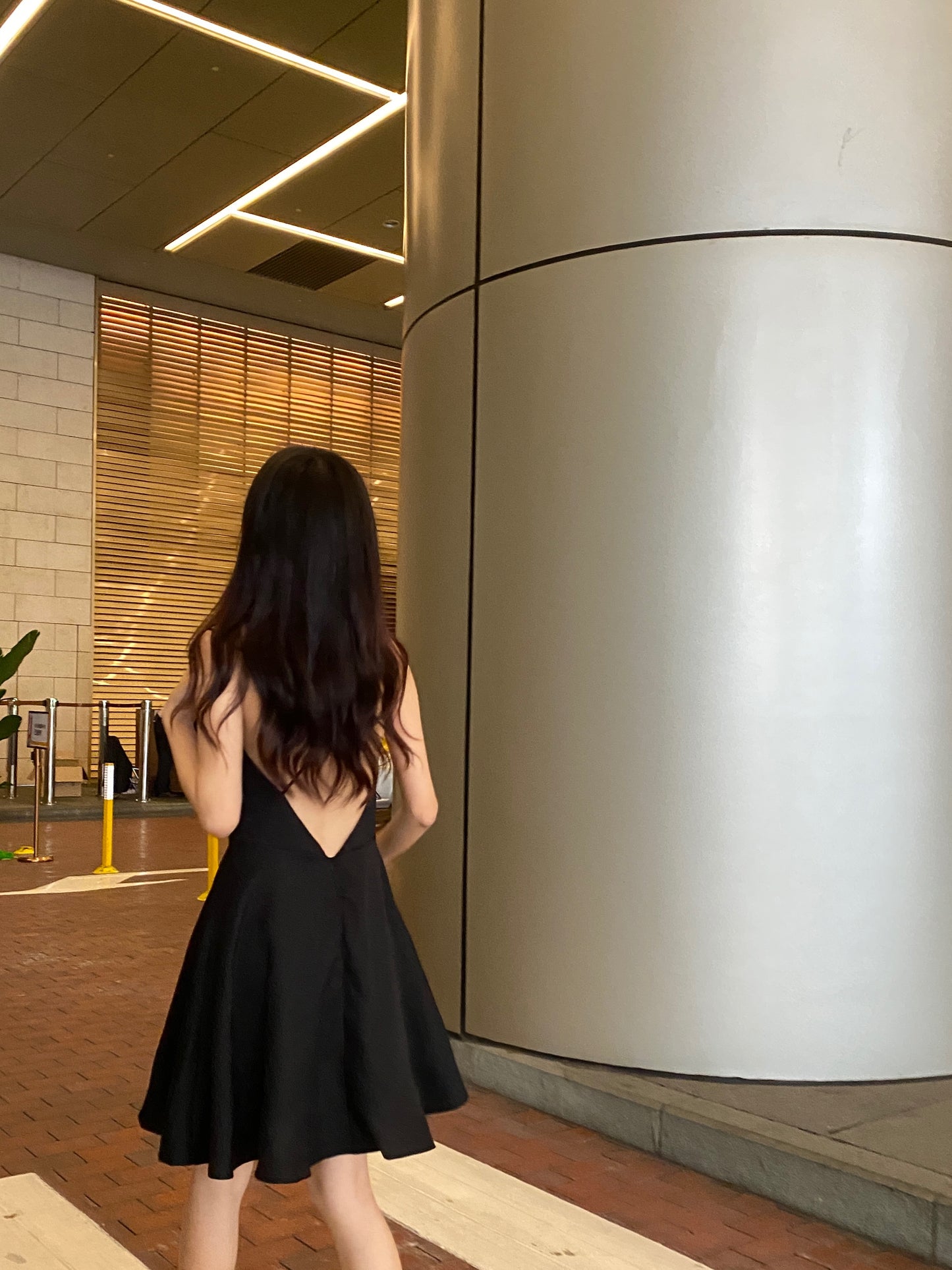 Vacation travel outfit sexy backless suspender dress ins super hot little black dress R1498