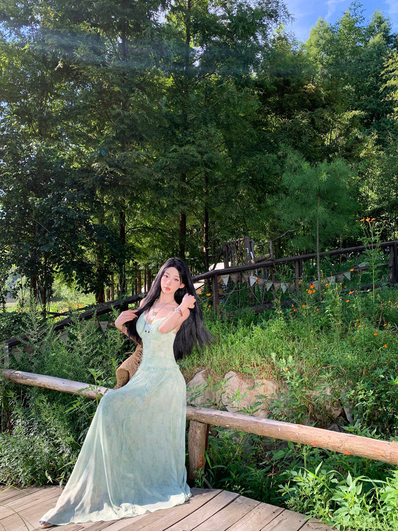 Holiday green ruffled V-neck dress is super beautiful fairy temperament waist long skirt R0444