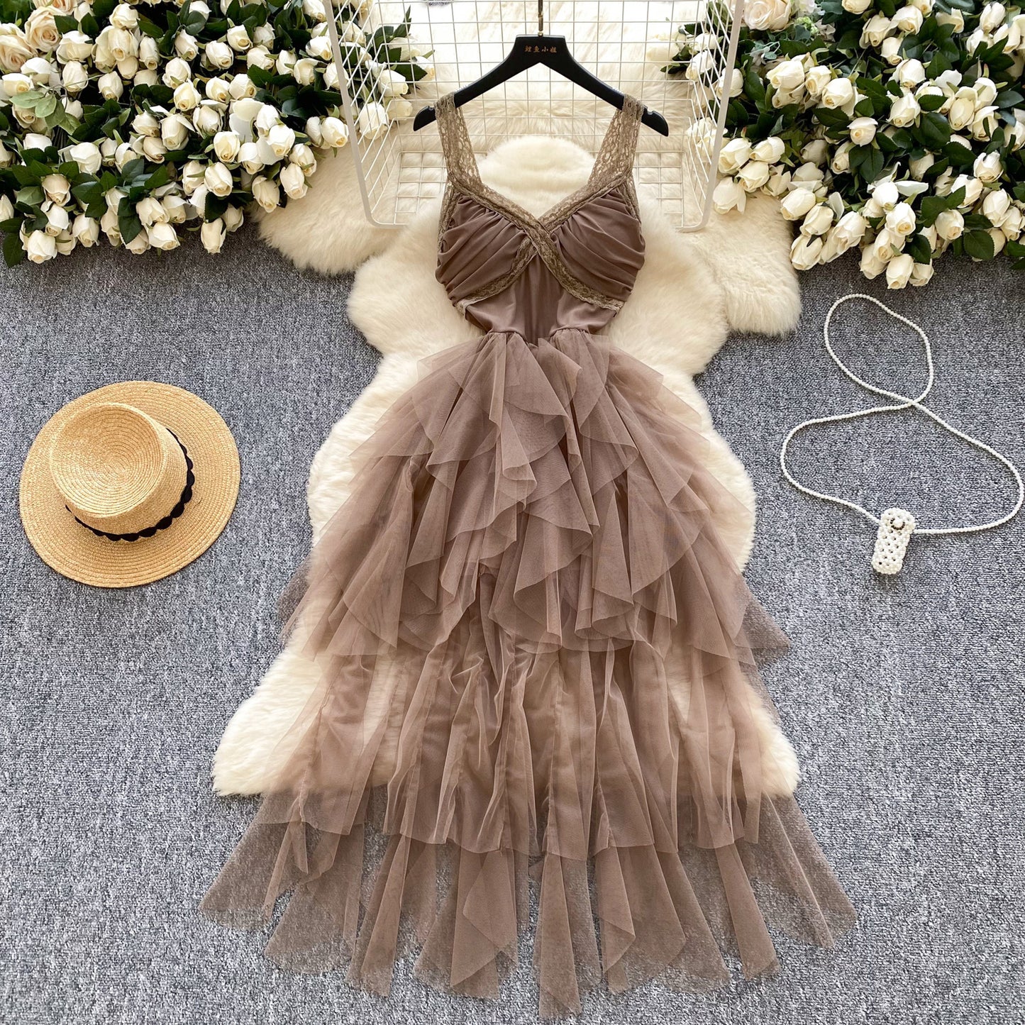 High-grade lace suspenders waist mesh puffy dress French style slim holiday long dress R2349