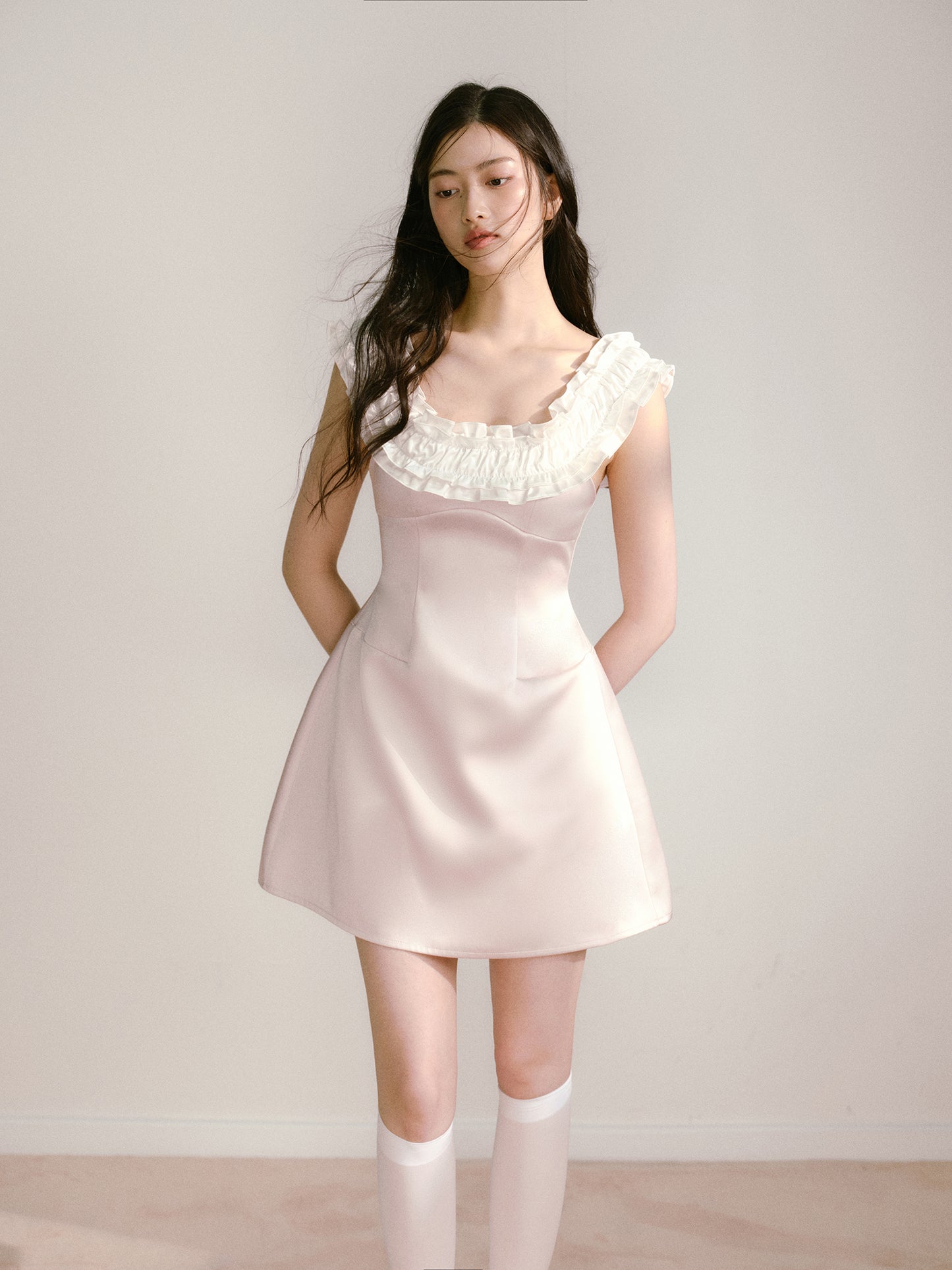 Pink satin with white ruffled edge contrasting one-shoulder waist dress R5132