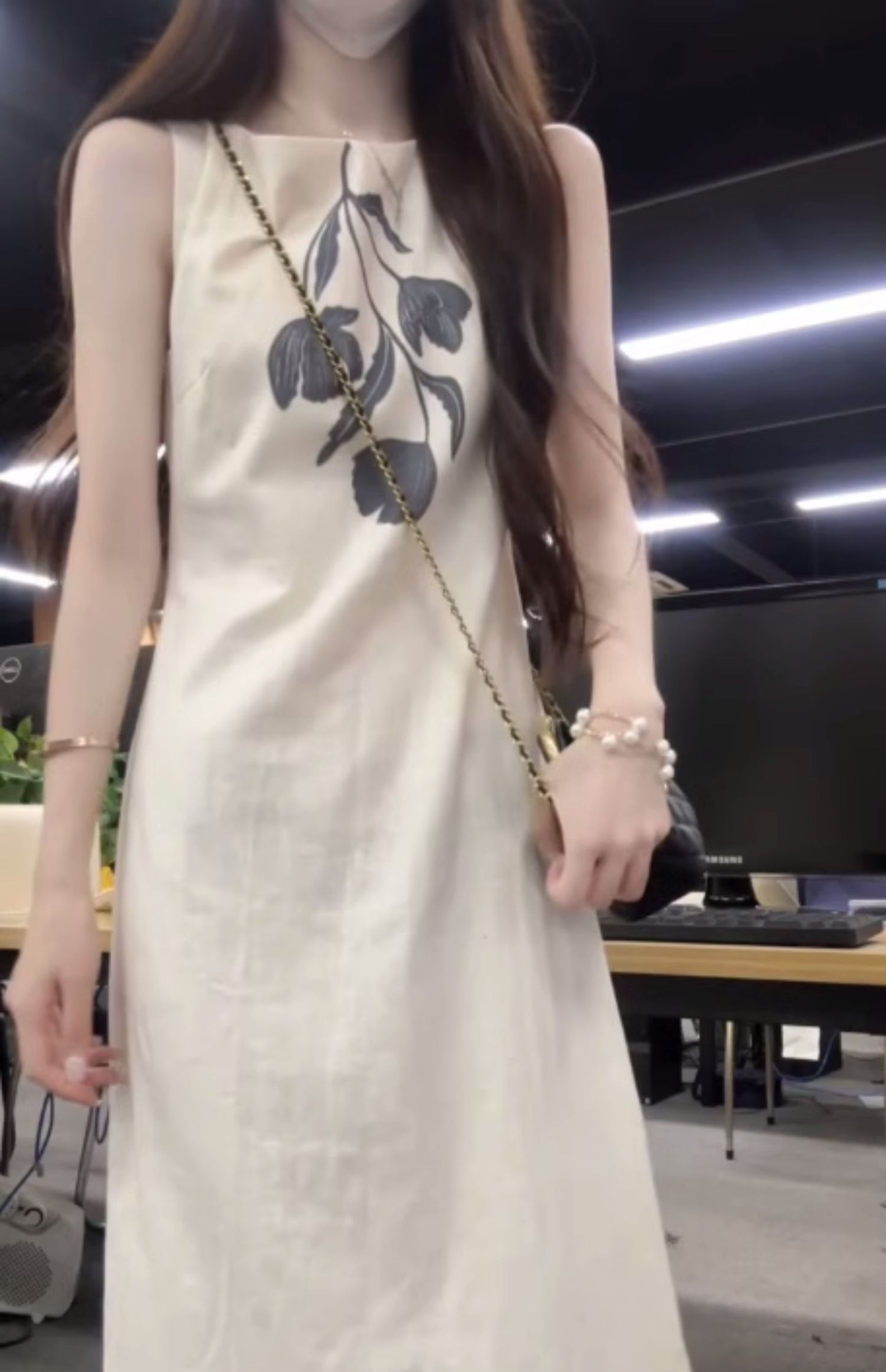 Simple and generous sleeveless dress niche linen print beautiful temperament long dress R0713