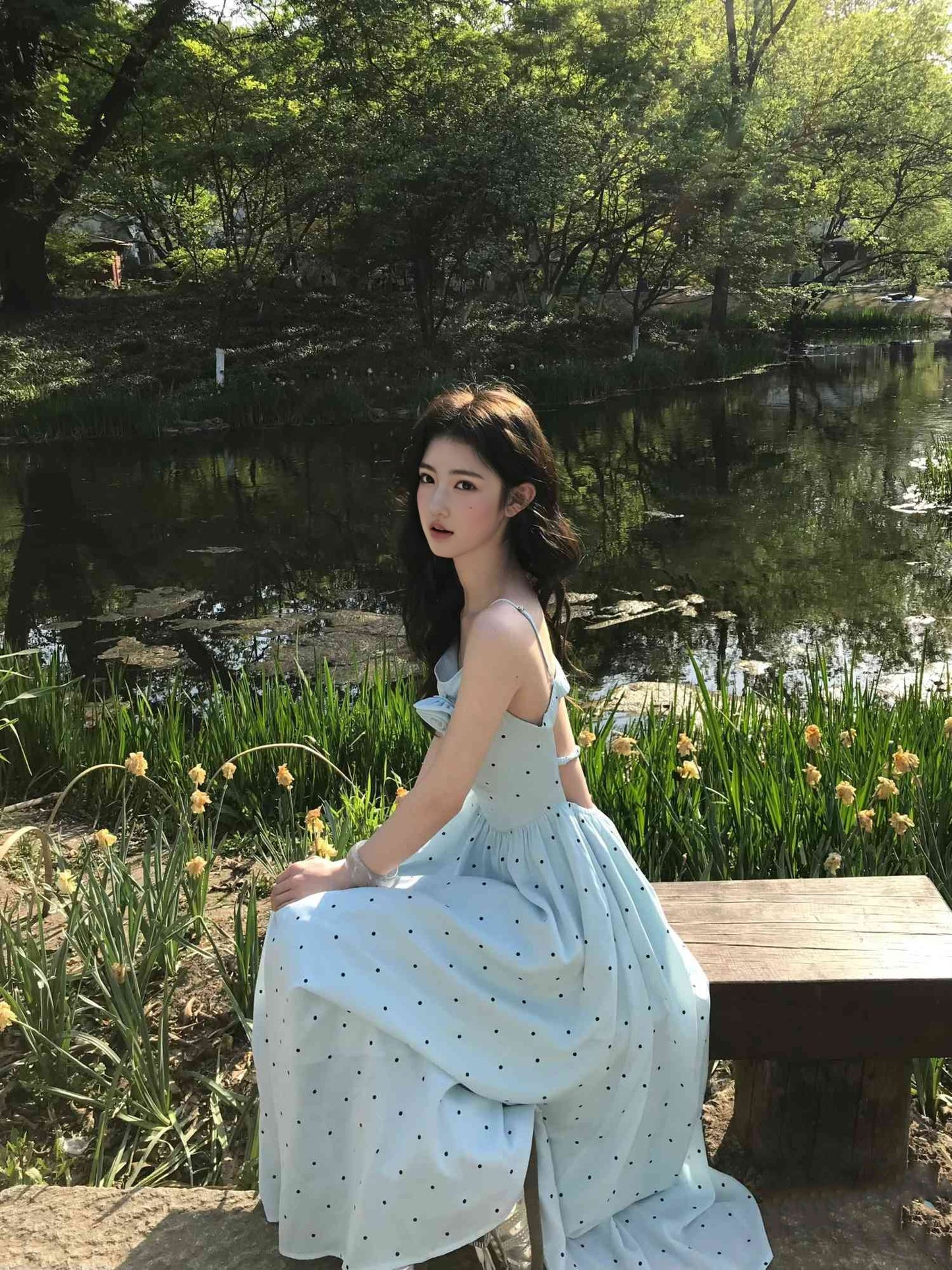 Gentle temperament blue polka dot suspender dress beautiful waist A-line long skirt R0714