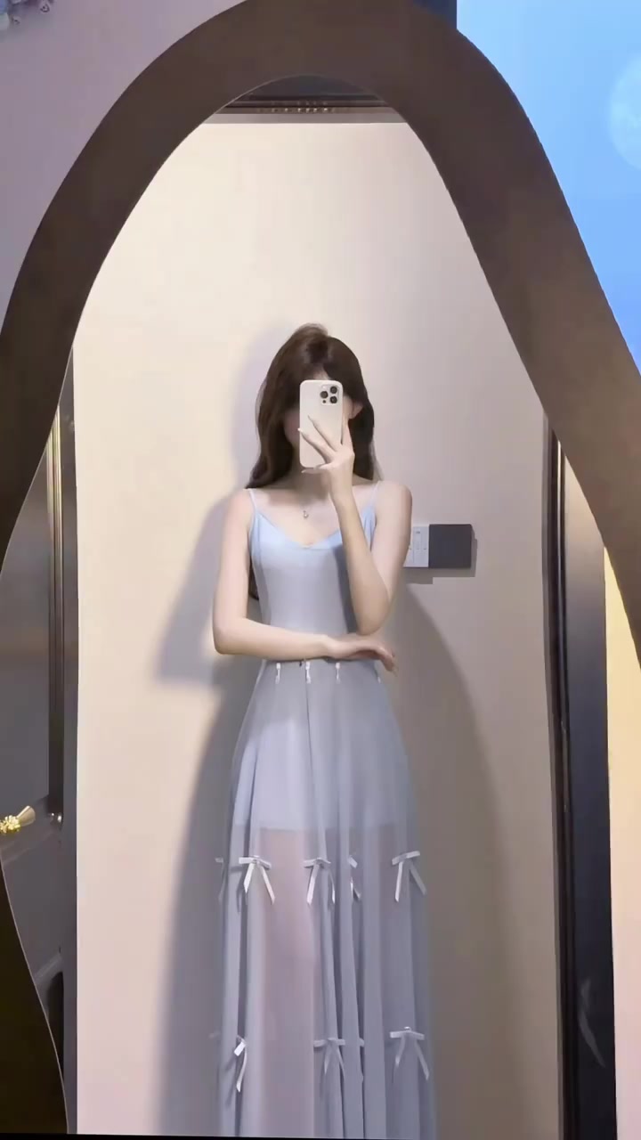 Blue suspender dress, one dress can be worn in many ways, waist-hugging temperament long dress R0529