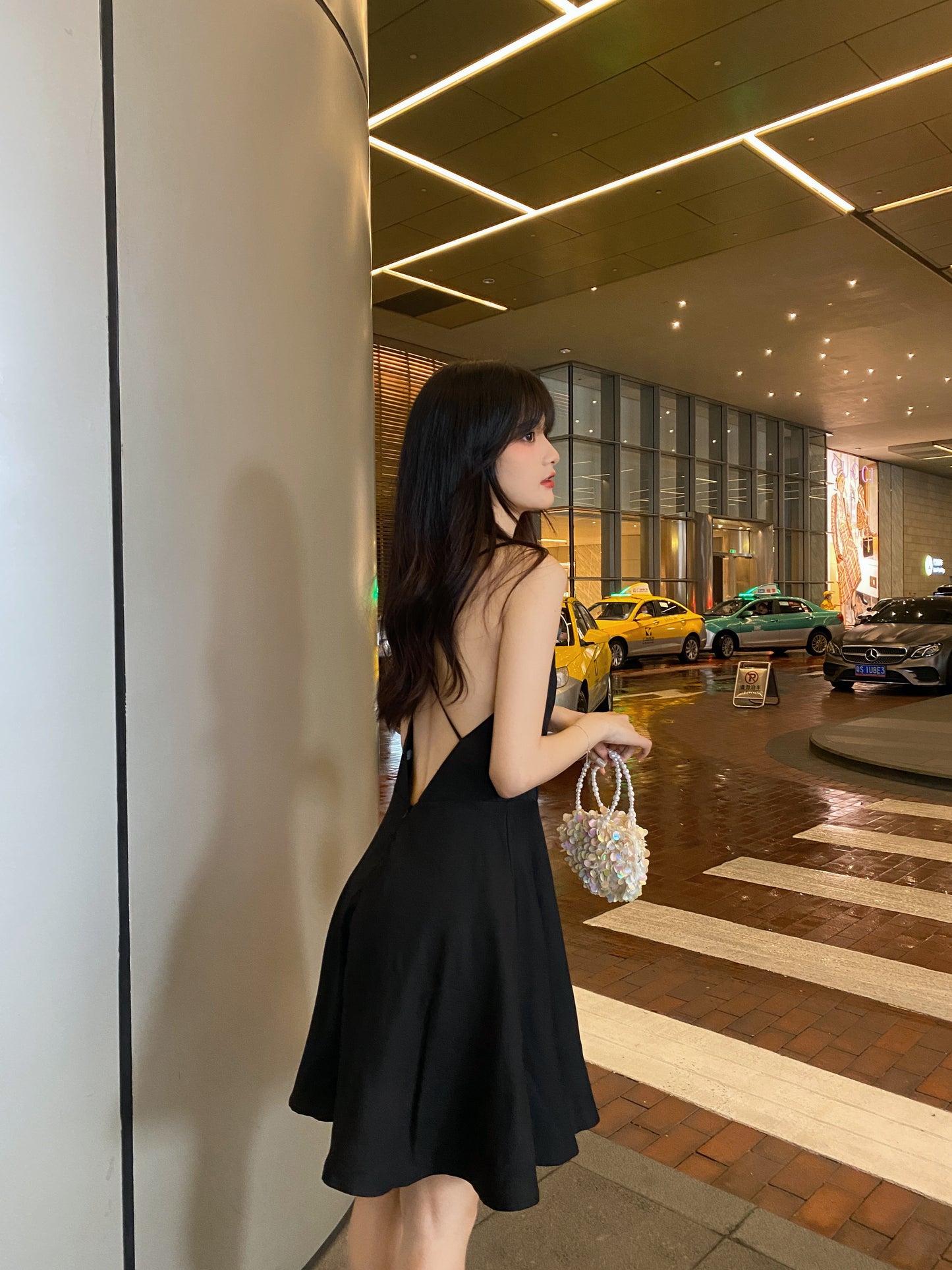 Vacation travel outfit sexy backless suspender dress ins super hot little black dress R1498