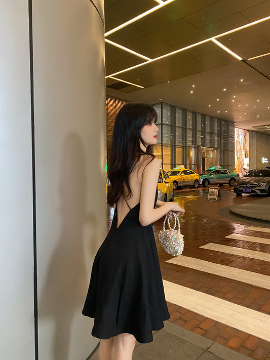 Vacation travel outfit sexy backless suspender dress ins super hot little black dress R1498