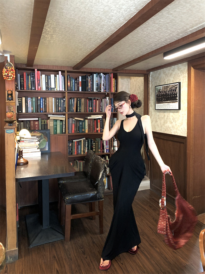 Suspender dress 2025 new style temperament figure-hugging waist slimming hip skirt R0570