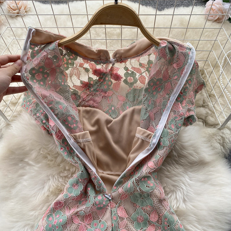 New retro embroidery print improved girl dress short sleeve slit hip cheongsam R2287