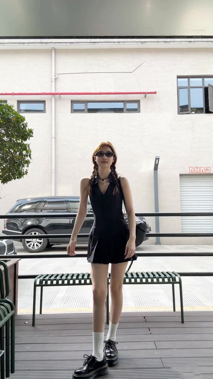 Hot girl halter neck dress chic waist a-line pleated short skirt R0583