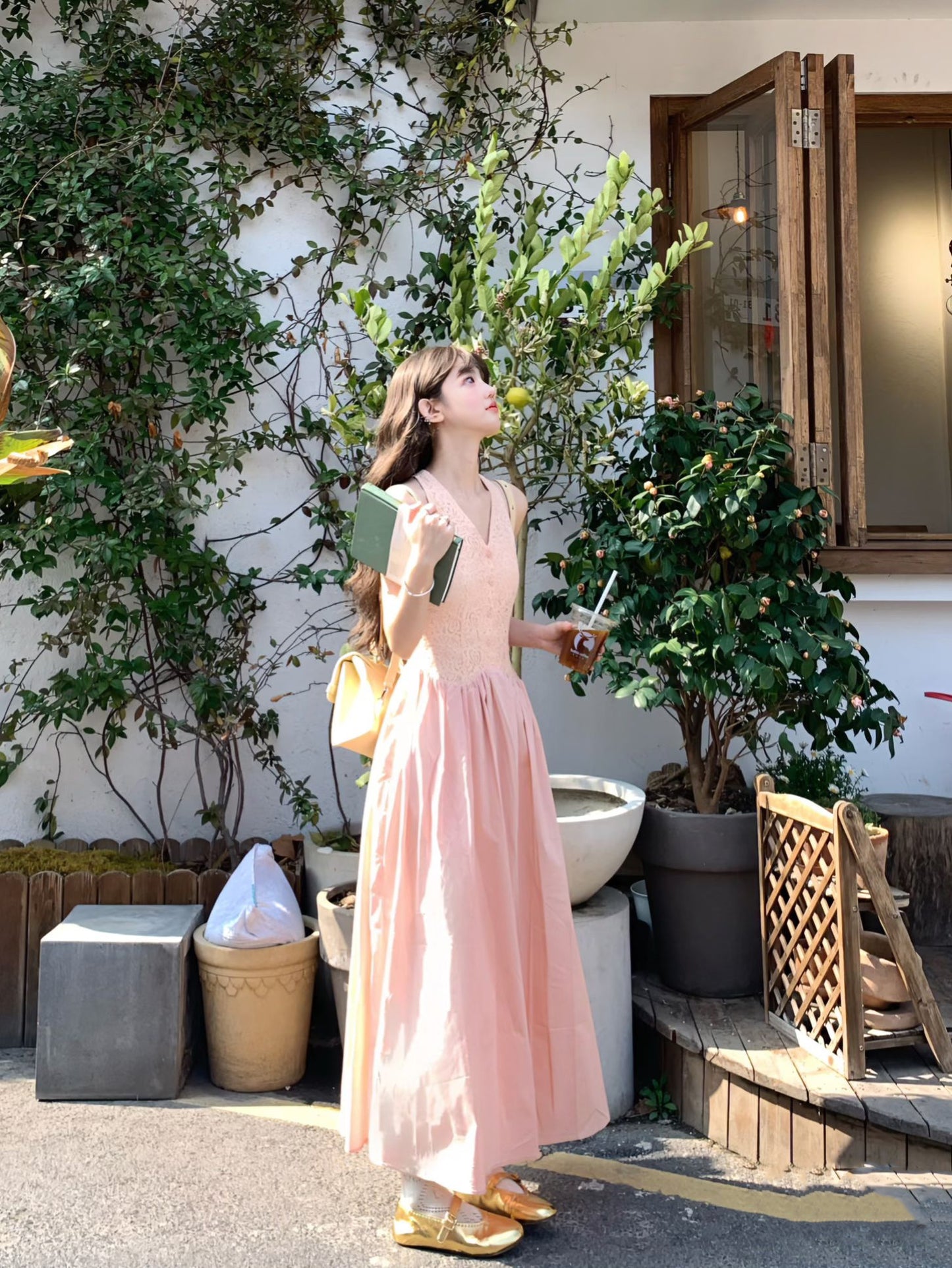 Pink V-neck vest dress with elegant waist and beautiful small skirt R0584