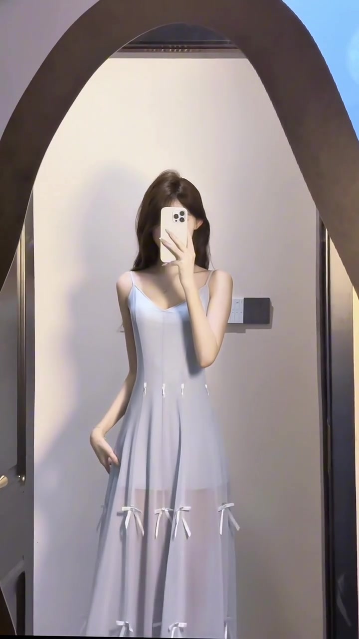 Blue suspender dress, one dress can be worn in many ways, waist-hugging temperament long dress R0529