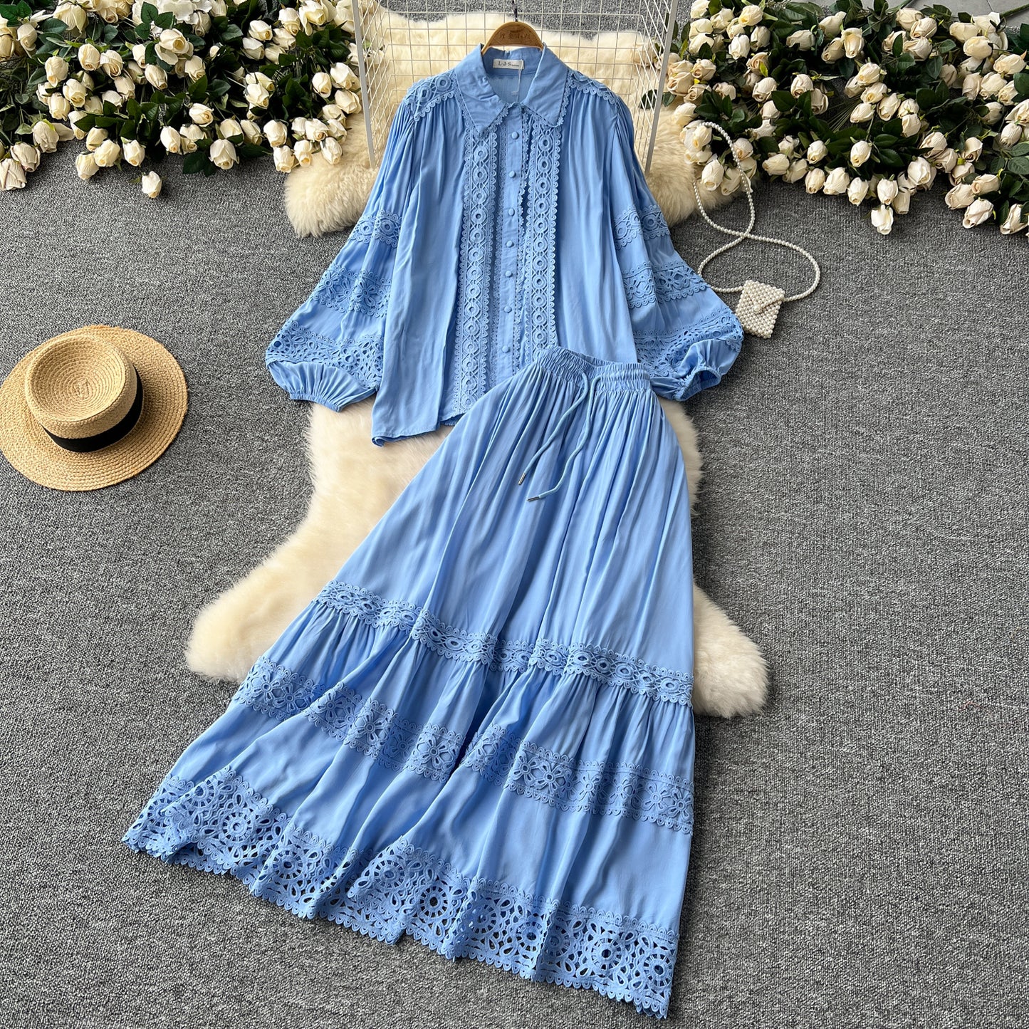 High-grade hollow lace splicing lantern long-sleeved shirt + high-waisted slim-fitting skirt R2258