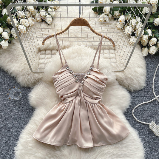 High-end camisole with diamonds, V-neck, pleated design, waist-hugging pure top R2211