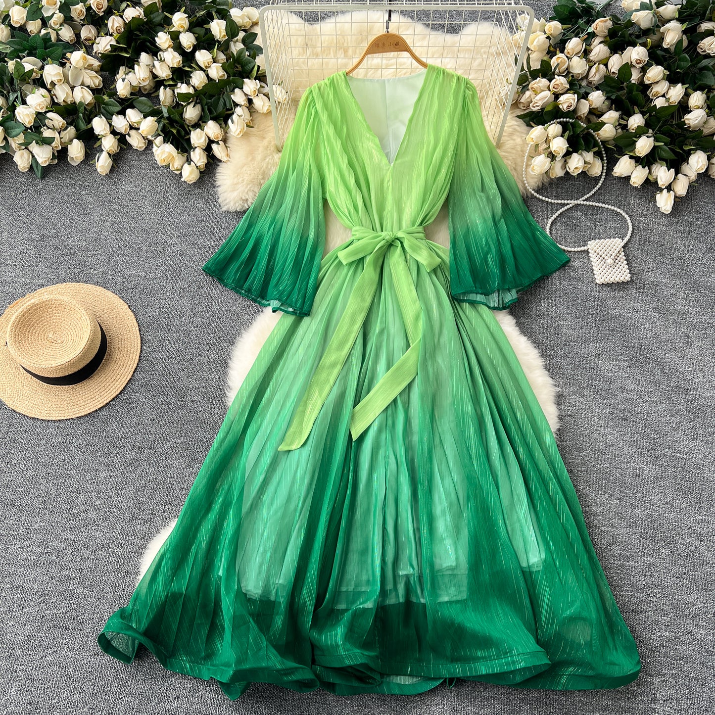 2025 new style light mature style waist tie loose V-neck trumpet sleeve gradient color dress R2230