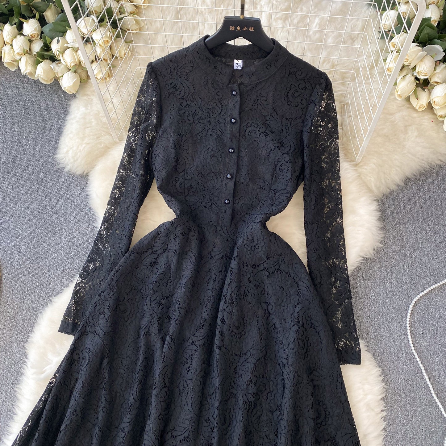 Retro stand-up collar long-sleeved lace dress with slim waist and elegant French style little black dress R2216