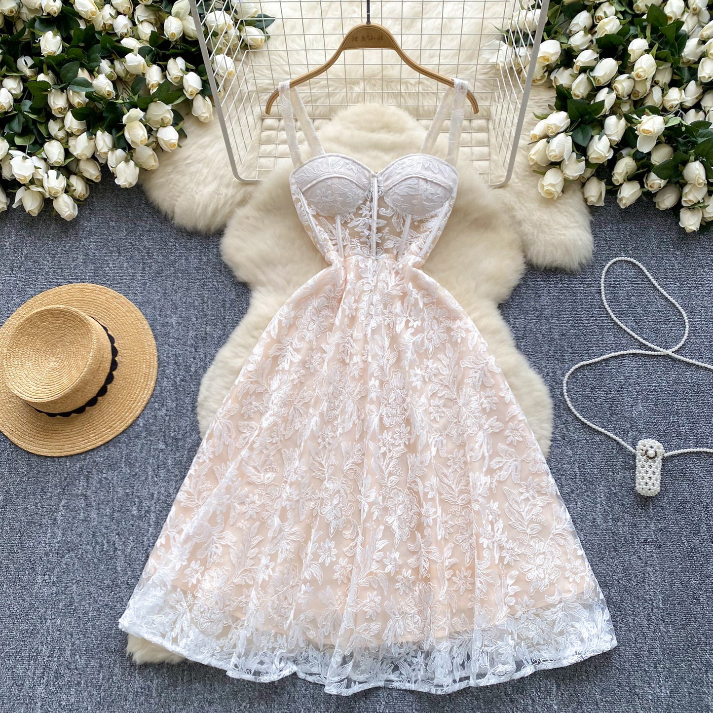 Dress exquisite dress French style high-end tube top lace embroidery waist suspender skirt R2219