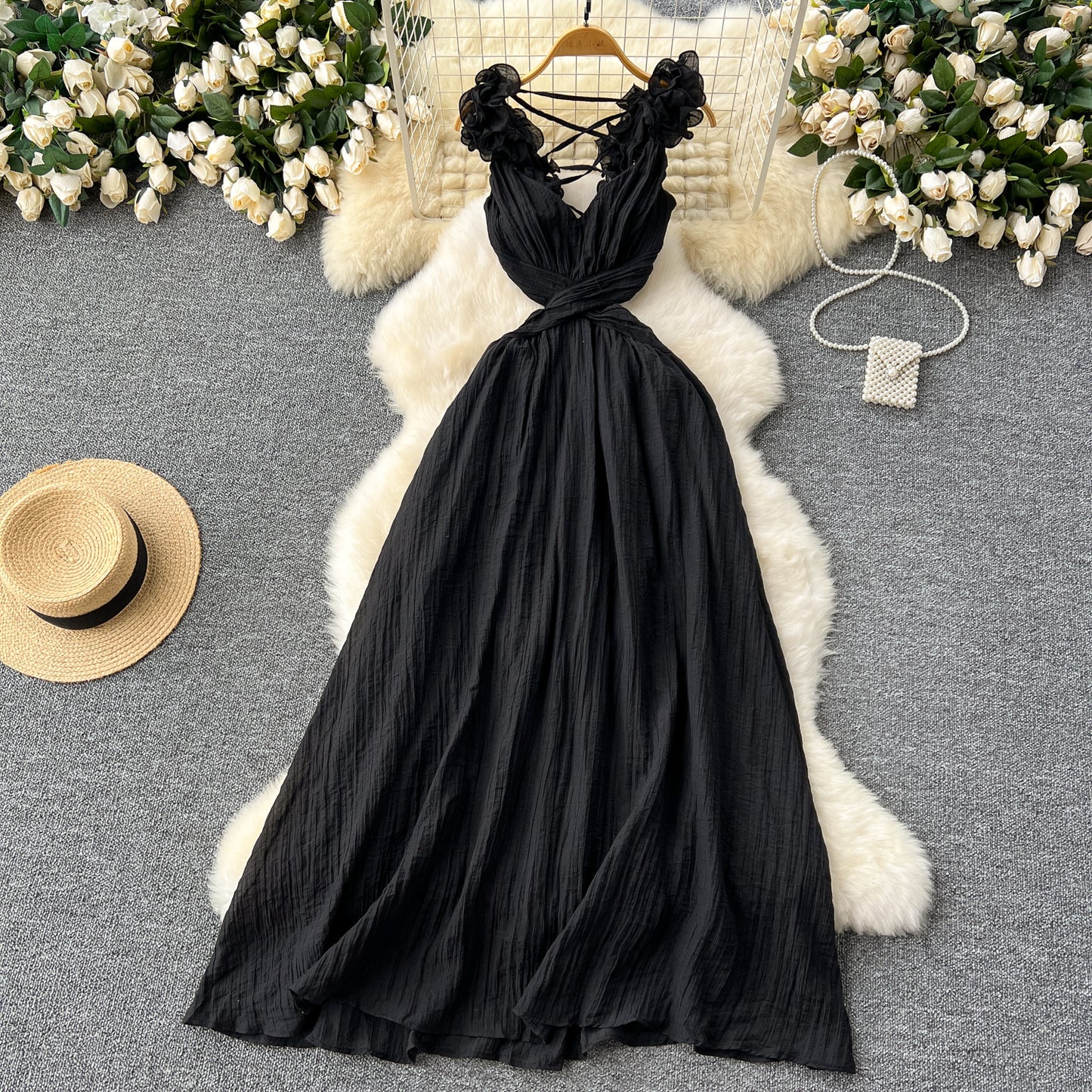 Sexy ruffled halter dress with open back and hollow waist, slim French holiday dress R2208