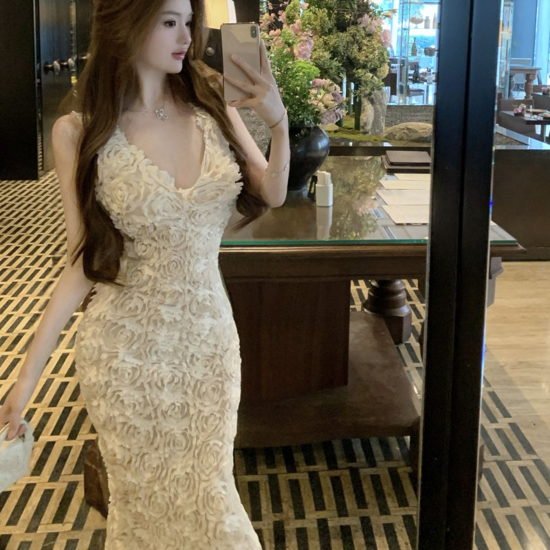 Temperament V-neck three-dimensional flower suspender dress with waist and slim fit hip skirt R0540