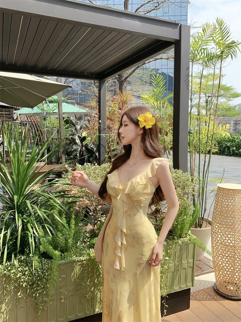 Yellow v-neck floral dress with ruffles, beautiful and unique waist-hugging hip skirt R0500