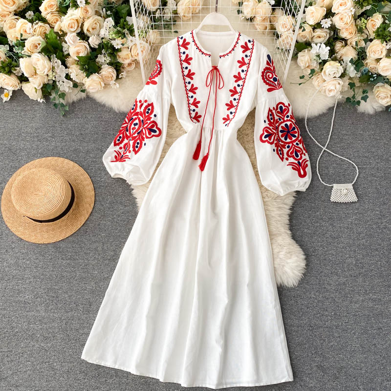 Ethnic style embroidered flower round neck lantern sleeve loose slim all-match long dress R2238