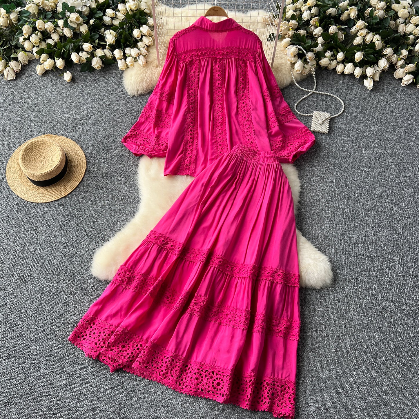 High-grade hollow lace splicing lantern long-sleeved shirt + high-waisted slim-fitting skirt R2258