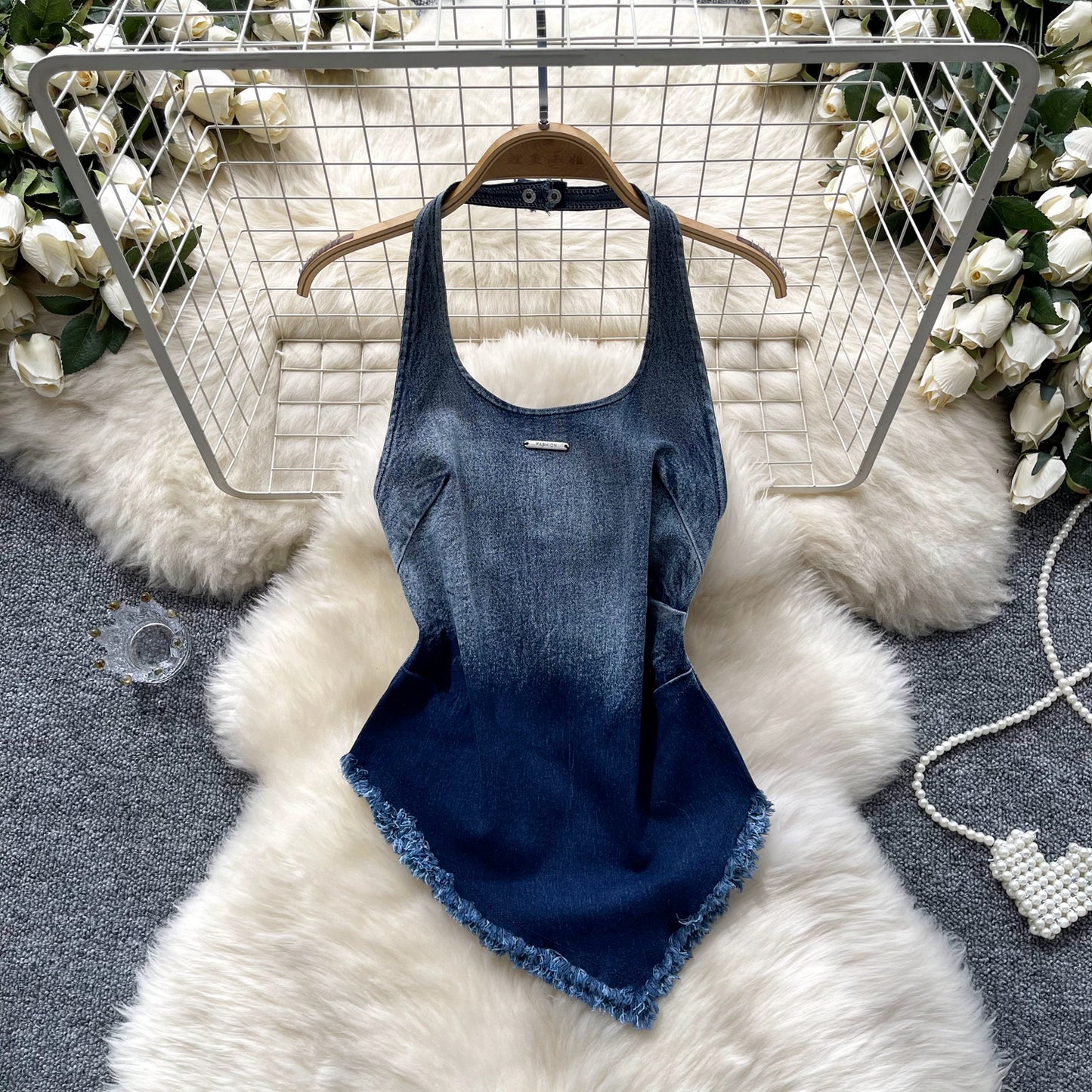 Denim vest 2025 summer new style sweet hot girl halter neck waist gradient color irregular top R2196