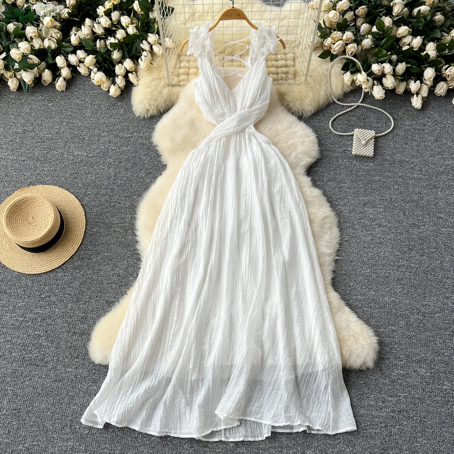 Sexy ruffled halter dress with open back and hollow waist, slim French holiday dress R2208