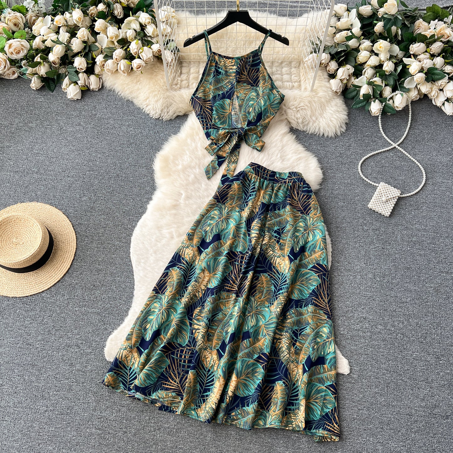 Pure desire hot girl suit strap navel-exposing short sling + slit big swing skirt R2231