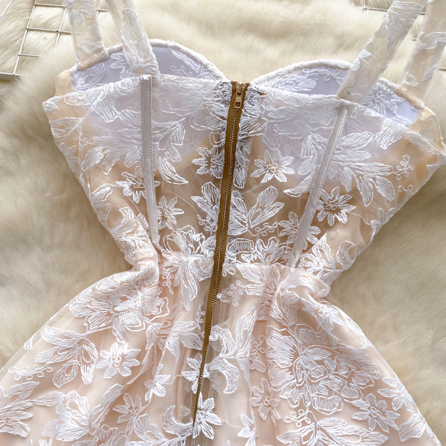 Dress exquisite dress French style high-end tube top lace embroidery waist suspender skirt R2219