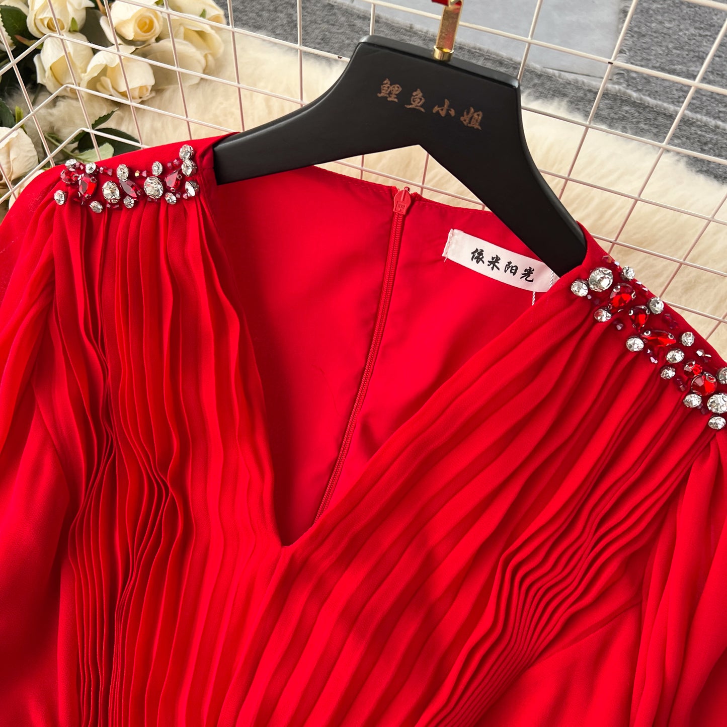 French retro V-neck lantern sleeves diamond dress with slim waist and elegant long skirt R2270