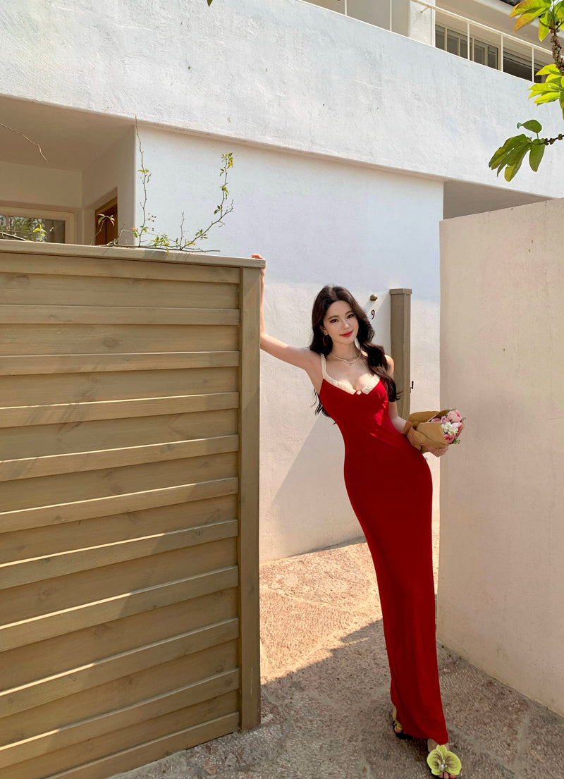 Retro red suspender dress 2025 new holiday style temperament figure waist hip skirt R0722