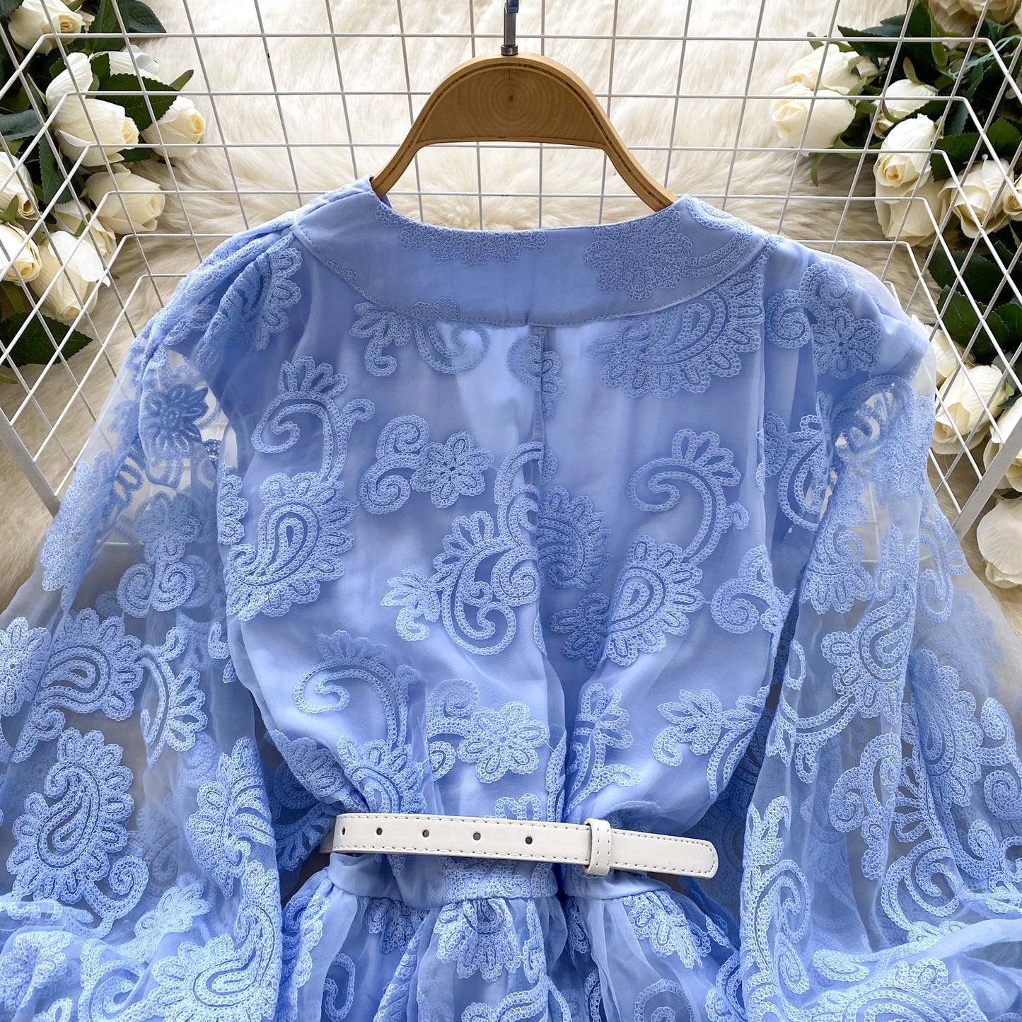 French court style V-neck lantern sleeves embroidered waist slimming A-line elegant dress R2146