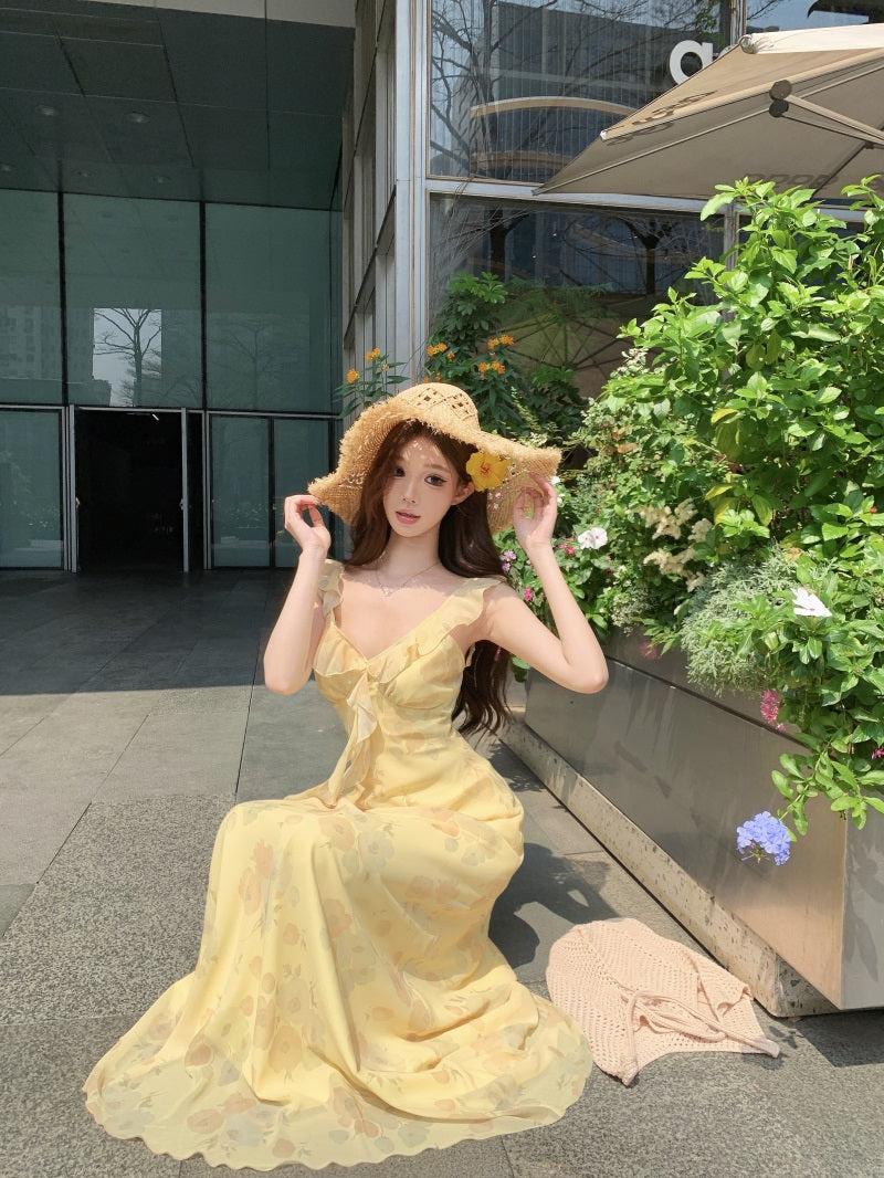 Yellow v-neck floral dress with ruffles, beautiful and unique waist-hugging hip skirt R0500