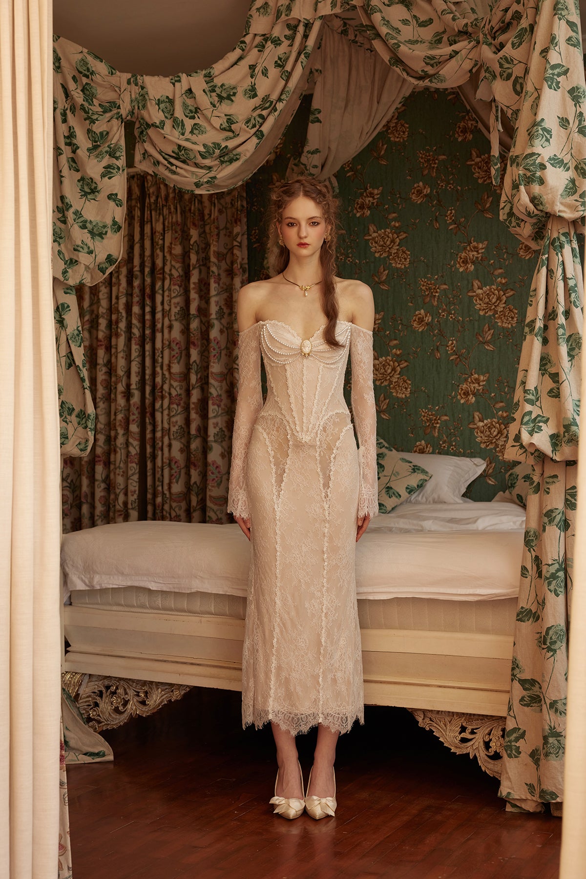 Design heavy retro French lace pearl palace fishbone dress homecoming dress R5125