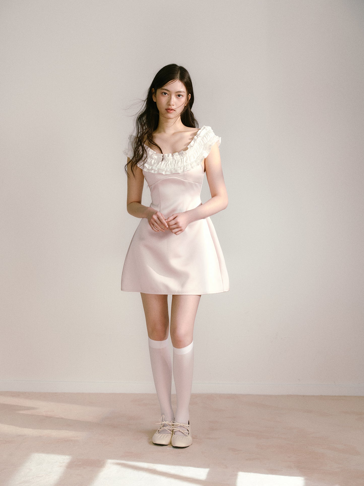 Pink satin with white ruffled edge contrasting one-shoulder waist dress R5132