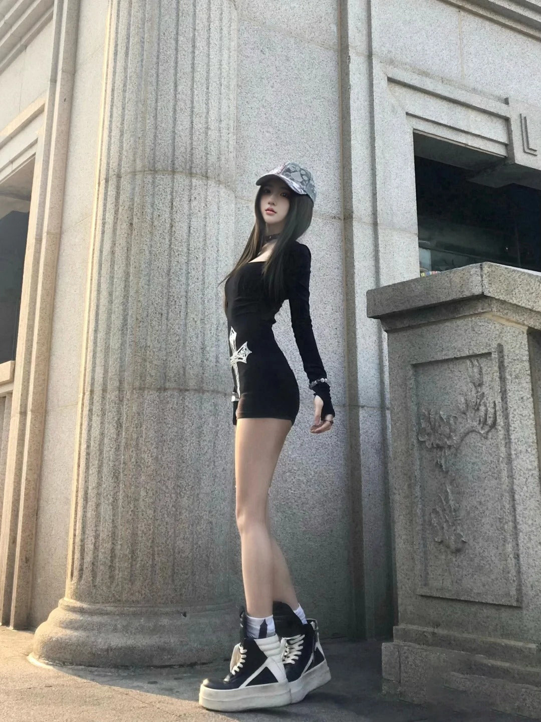 Printed long-sleeved black dress 2025 new slim hip skirt short style R0551