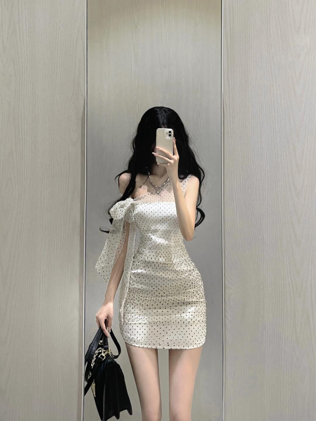 Off-shoulder polka dot dress, sexy and figure-hugging date dress R0557