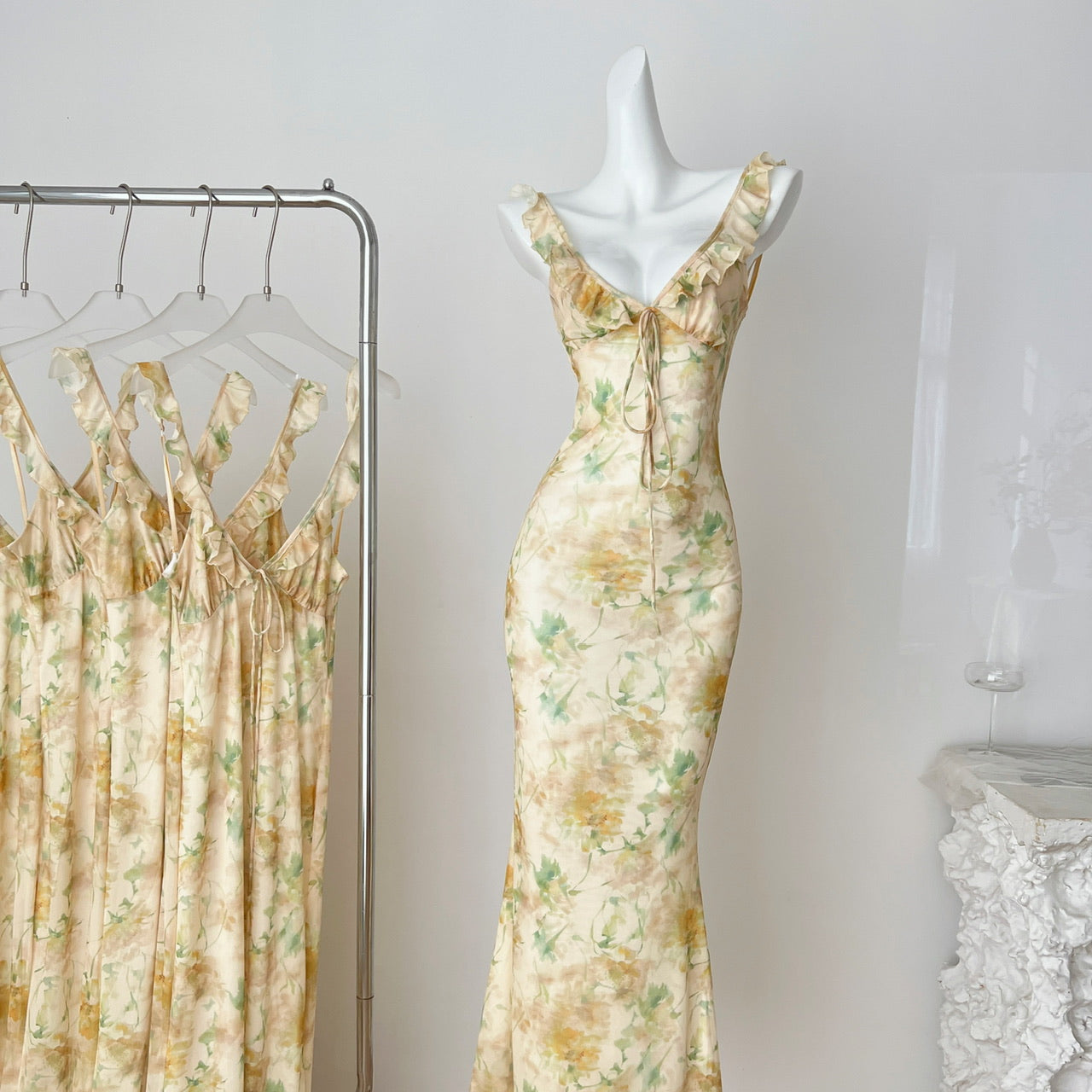 French backless suspender skirt summer waist slim fishtail skirt hip floral long skirt R2185