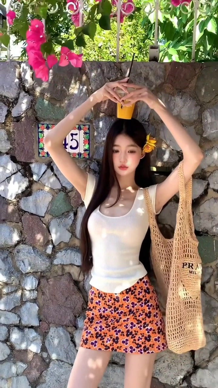 Vacation style outfit sexy hot girl beautiful knitted top floral skirt two-piece skirt R0893