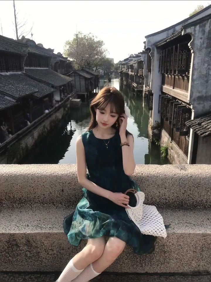 Retro green sleeveless vest dress gentle and sweet style waist A-line short skirt R0706