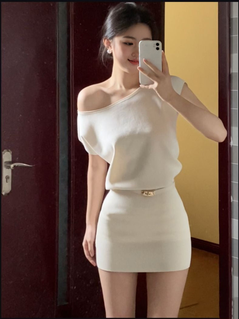 Beautiful white knitted dress gentle temperament waist hip short skirt R0803