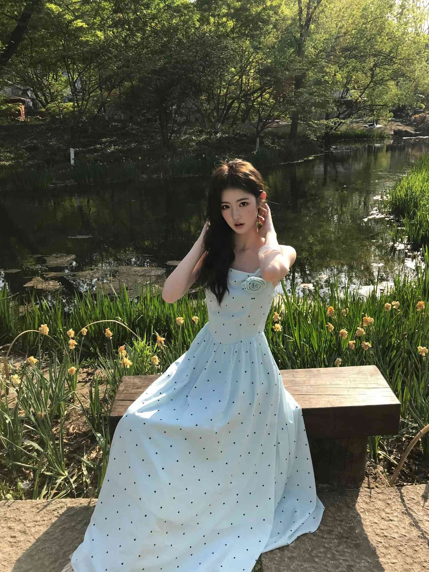 Gentle temperament blue polka dot suspender dress beautiful waist A-line long skirt R0714