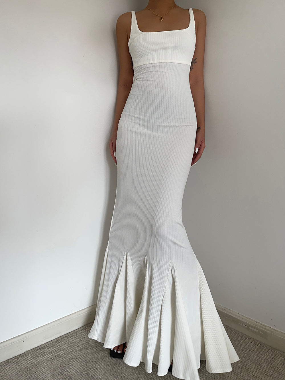 Sexy backless waisted hip dress hot girl slim fit show body holiday long dress R3076