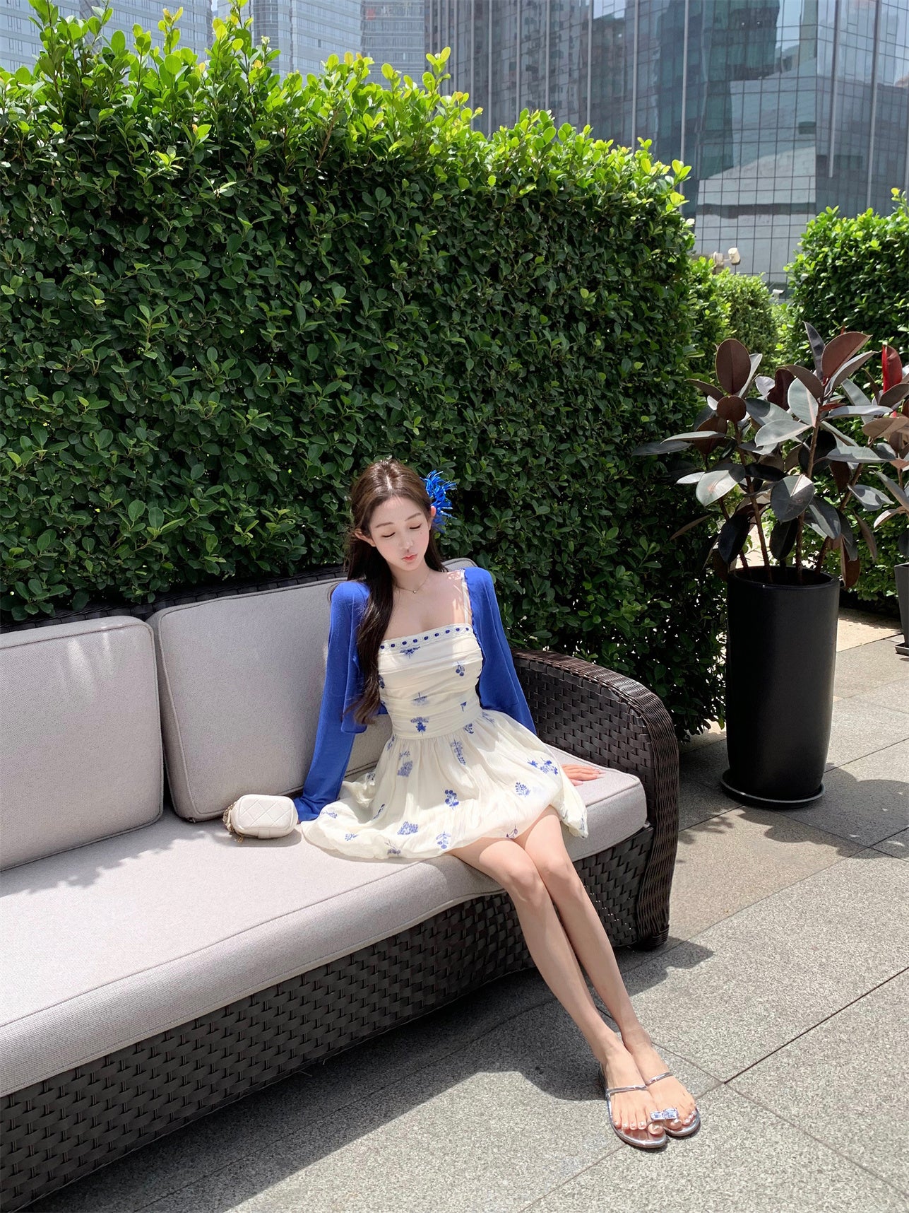 Blue floral suspender dress gentle temperament beautiful waist bud short skirt R0784