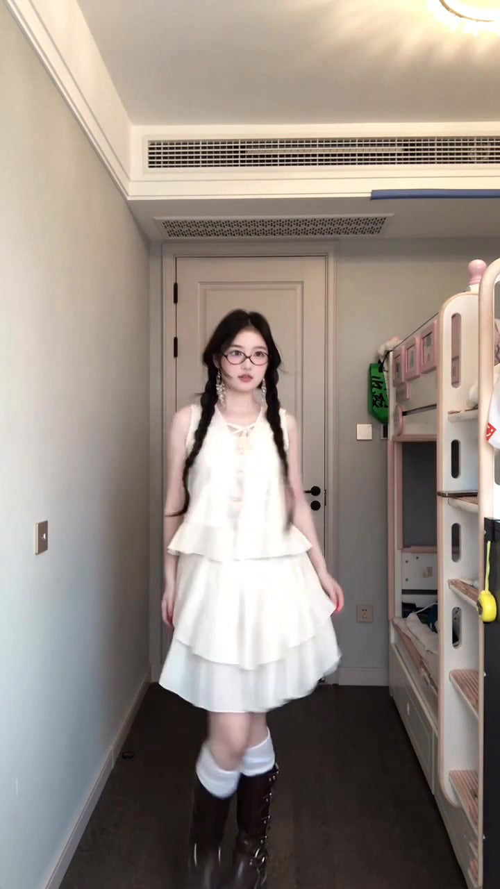 Travel wear beautiful sleeveless vest irregular short skirt two-piece suit female 2025 R0838