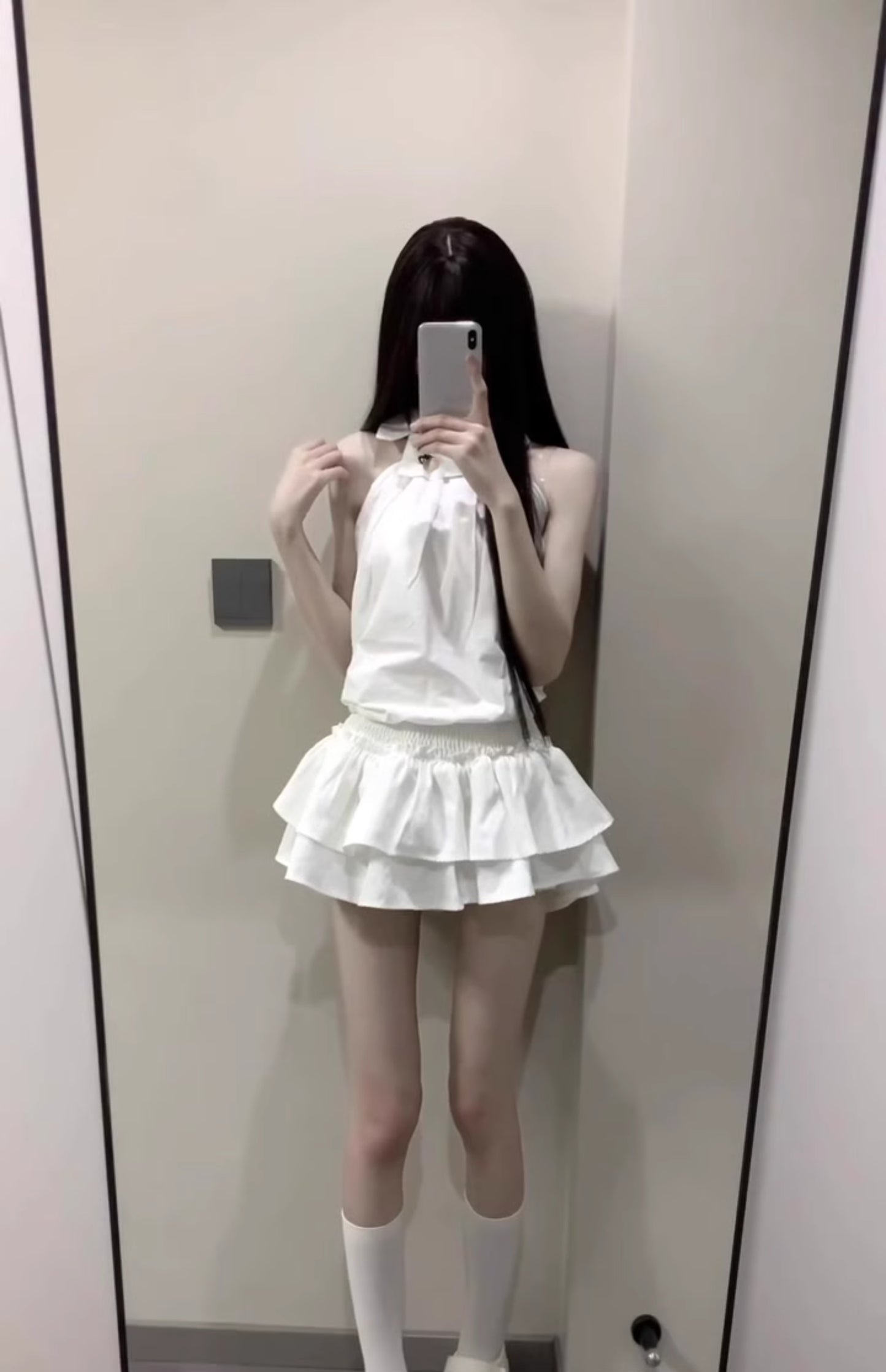 Gentle temperament beautiful white halter neck top puffy skirt two-piece set R0842