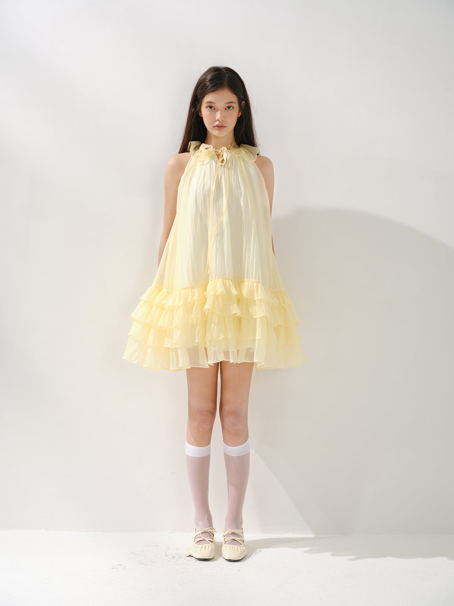 Bright yellow lace-up sleeveless dress, loose multi-layered ruffled cake skirt R5170