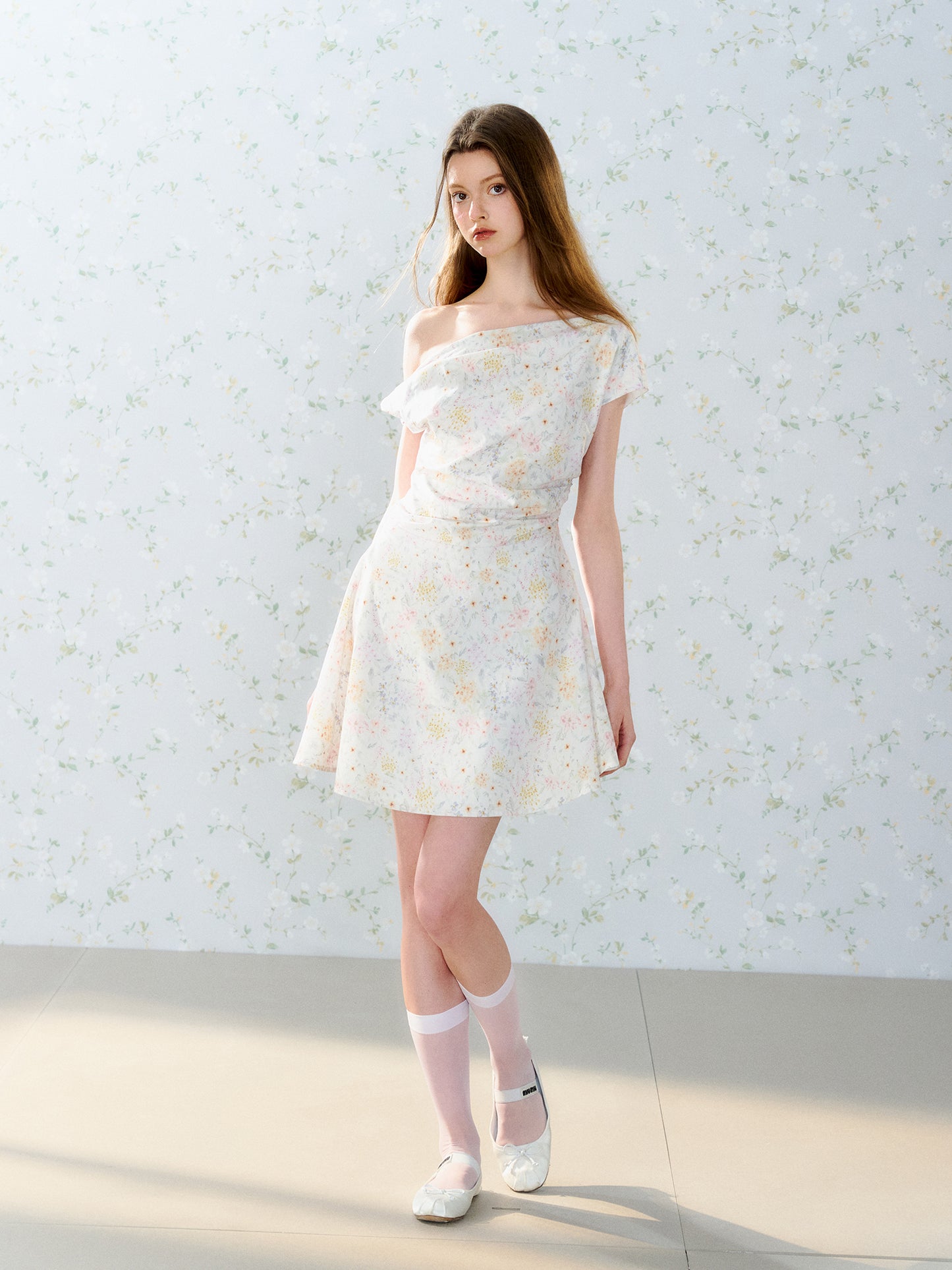 One-shoulder floral dress with asymmetrical twisted pleated waist R5206