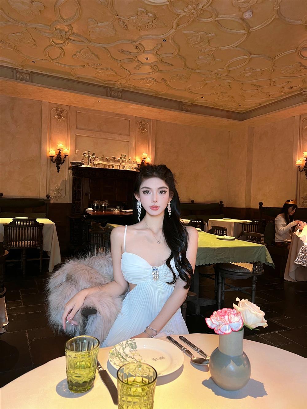 Seaside holiday fairy dress sexy heavy pleated dress white dress pleated long skirt R1601