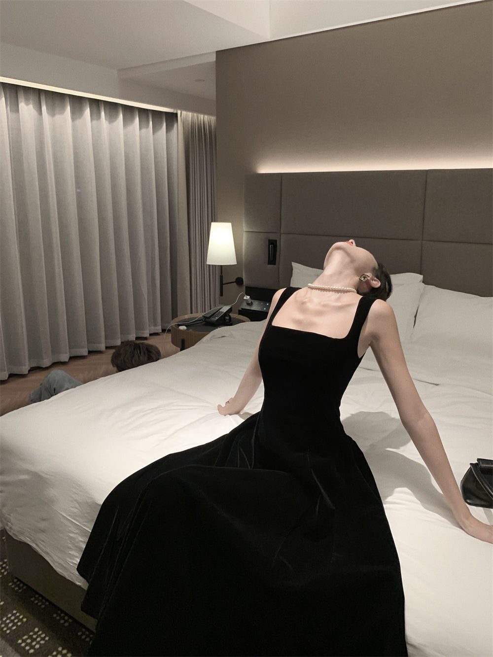 French square neck velvet suspender dress waist temperament dress black long skirt R1423