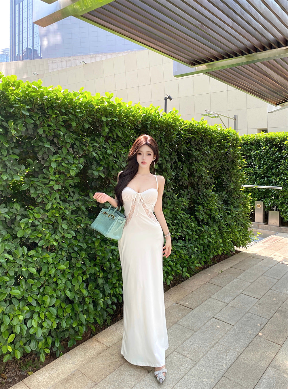 Sexy white hollow suspender dress with elegant waist and slim fit R0598